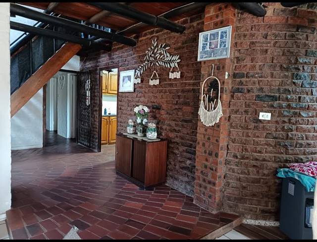 4 BEDROOM HOUSE FOR SALE IN WINTERSKLOOF